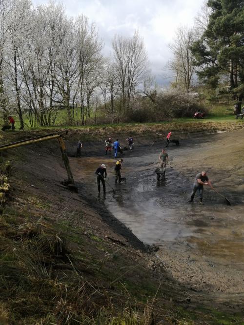 Čištění koupaliště 29.4.2023